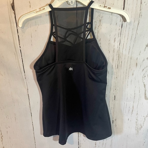 Black workout/exercise top with mesh detail - Picture 4 of 5